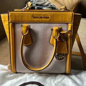 Michael Kors authentic small Colette leather trimmed shoulder bag brand new